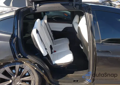 2023 Tesla Model X Dual Motor All-Wheel Drive/Standard Range z USA, uszkodzony, nr VIN 7SAXCAE52PF377914